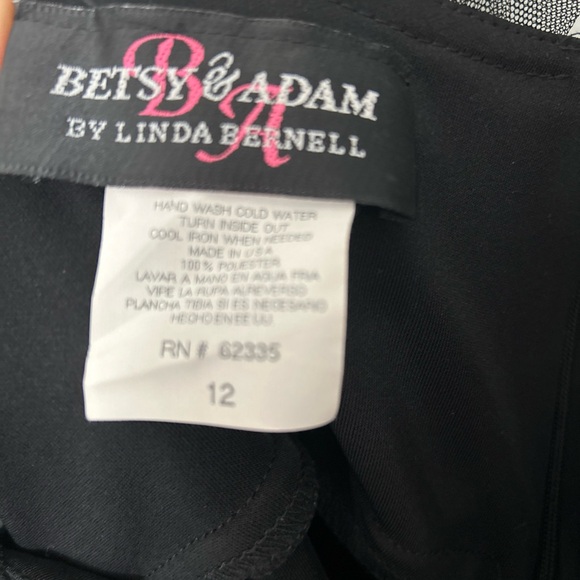 Gorgeous Betsy and Adam Formal Black Dress - Picture 5 of 7